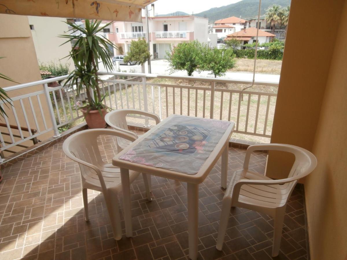 Villa Finikas Vrasná Esterno foto