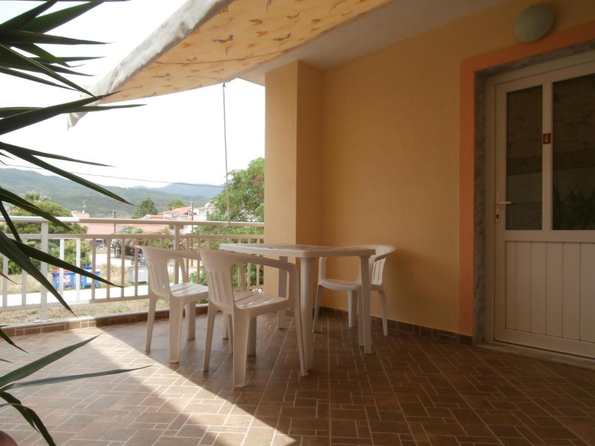 Villa Finikas Vrasná Esterno foto